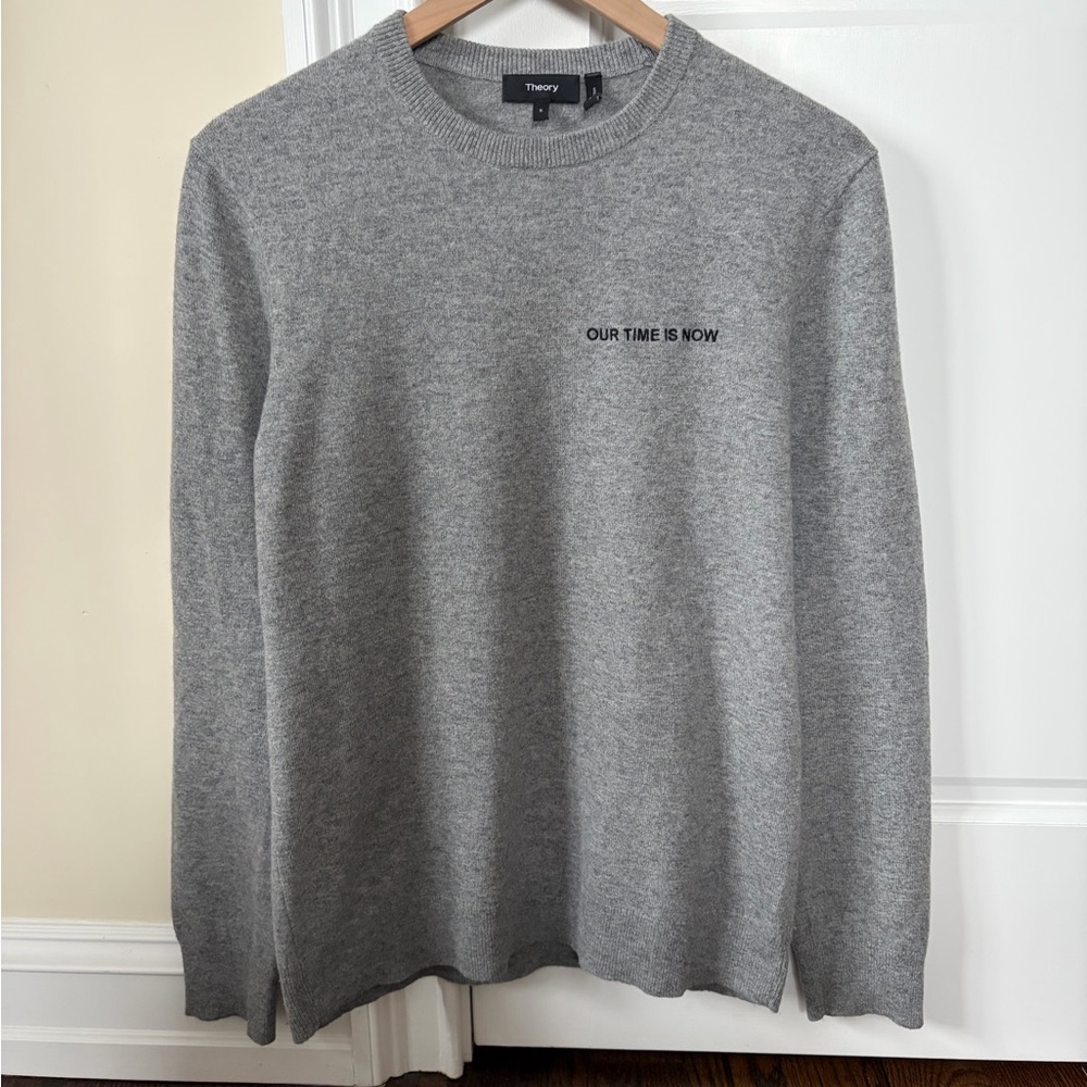 Theory Men’s Hilles Gray Marl Cashmere Crew Neck Sweater with Embroidered Text